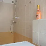 アパート Starlight House - Garden Garage Shared Pool *