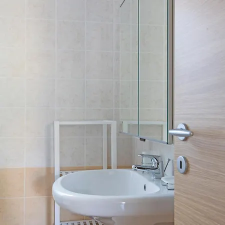 Appartement Starlight House - Garden & Garage - Shared Pool