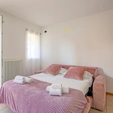 Starlight House - Garden & Garage - Shared Pool