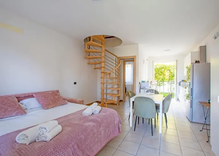 Starlight House - Garden Garage Shared Pool Lejlighed