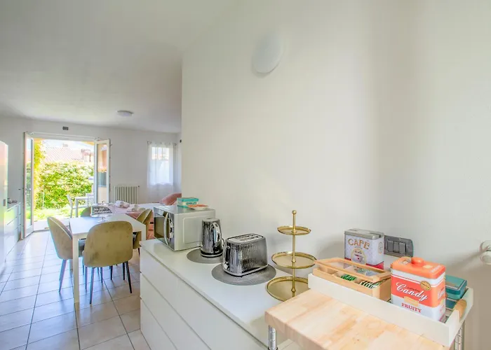 Starlight House - Garden Garage Shared Pool *