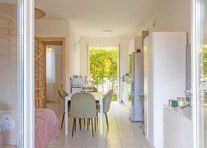 Starlight House - Garden Garage Shared Pool Apartament *